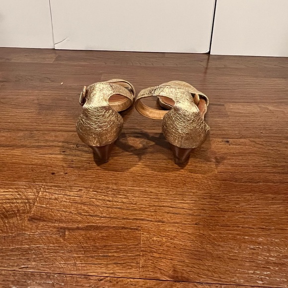 Tory Burch Gold Savannah Wedge Sandal - Picture 4 of 11